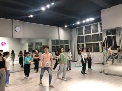 -星秀丽模特T台·舞蹈师资培训中心