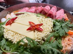 肥牛部队锅-博姆炸鸡精品餐厅(常发广场店)