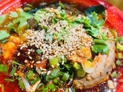 冒脑花-爆炸头阿姨小四川正宗川味小吃(无任何分店)