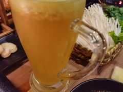 -湊湊火锅·茶憩(杭州湖滨银泰in77店)