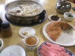 -东巴谷野生菌火锅餐厅