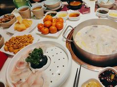 -洪氏嗨捞·猪肚鸡火锅(阳光天地店)