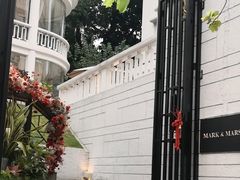 -Mark&Mars Restaurant