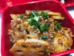 -牛华八婆麻辣烫(龙湖U城店)