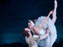 -交通银行前滩31演艺中心