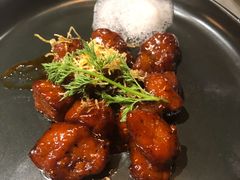 红酒泡沫牛仔粒-荟廷·晶萃(陆家嘴尚悦湾店)
