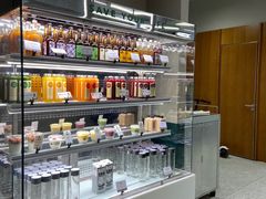 面包甜点陈列柜-OUR Bakery(三里屯太古里店)