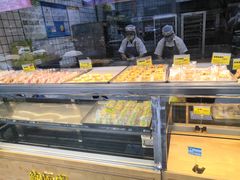 面包甜点陈列柜-鲍师傅糕点(江苏路店)