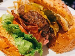 特色汉堡-HELLO 27 意面·沙拉·帕尼尼