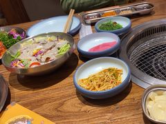 -明洞阿姨·韩式酱蟹烤肉·创意料理(三元桥店)