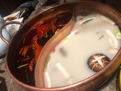 -三人行骨头王火锅(长寿店)
