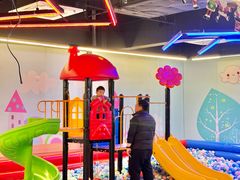 -嗨翻Hi-Fun竞技主题乐园·蹦床亲子生日轰趴(国光1937店)