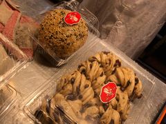 黑洋酥大麻团-白玉兰食品(汇联商厦店)