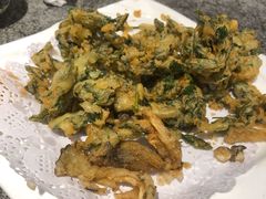 椒盐平菇-华盛园卷子王农家菜水库鱼