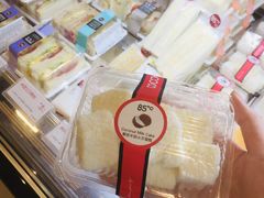 椰丝牛奶小方蛋糕-85度C(青岛燕儿岛店)