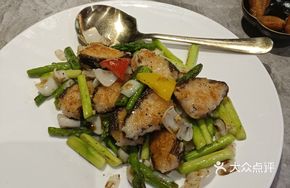 Asparagus and Lily Bulb Stir-fried with Morel Mushrooms