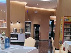 -凤冠假日酒店自助餐