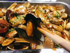 万事俱贝-马路牙子地桌烤肉(工体店)