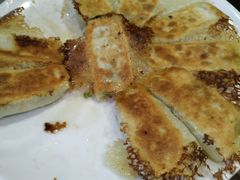 三鲜锅贴-小土豆美食(太原南街店)