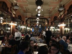 -Majestic Café