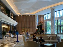 -上海虹桥祥源希尔顿酒店