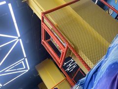 -爱蹦iBOON蹦床运动馆(江汉店)