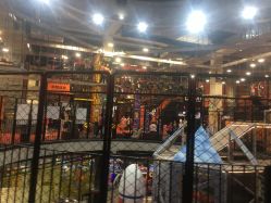 -嗨翻Hi-Fun竞技主题乐园·蹦床团建生日聚会(五棵松华熙店)