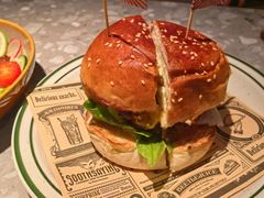 洛杉矶双重车达芝士牛肉汉堡-J·one Bistro吉萬酒厨·牛排