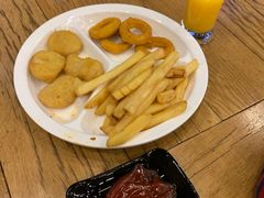 -汽车博物馆主题餐厅