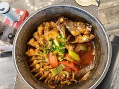 -刘姐啤酒鱼民族演艺餐厅(西街总店)