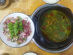 -榕江牛瘪牛肉火锅