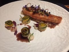 香煎三文鱼配番茄莎莎-AZUL by FUEL蓝色·法式酒馆(琶醍店)