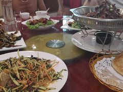 -李连贵熏肉美食酒楼(东市商贸店)