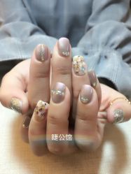 -睫乐园•睫公馆•美睫美甲沙龙