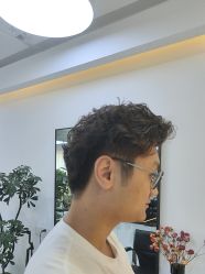 -V7 HAIR SALON