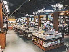 -西西弗书店&矢量咖啡(凯德晶萃广场店)