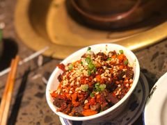 -沪小二炭火蛙锅(淮海中路美食不夜城店)