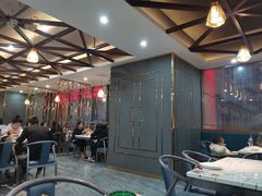 -凤凰路何眼镜香辣蟹(花果园店)