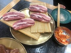 -臻牛烤肉