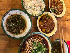 -拈签一笑黄牛肉辣卤串串