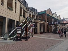 -王府井奥莱临潼小镇(临潼店)
