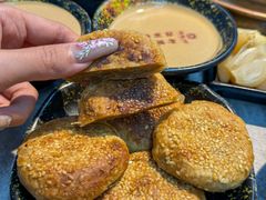 -洞庭洲·防空洞火锅·铜锅涮肉·烧烤(新百广场店)