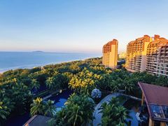 -三亚湾海居铂尔曼度假酒店