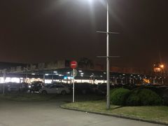 -麦德龙上海闵行商场-停车场