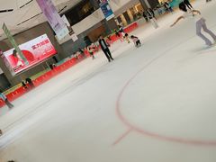 -冰纷万象滑冰场(南山万象天地店)