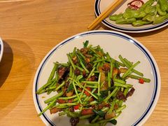 藜蒿炒腊肉-肖记公安牛肉鱼杂(田林路店)