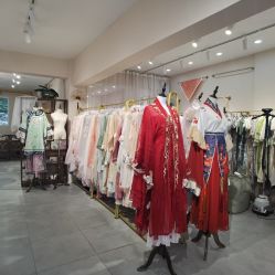-一揽芳华汉服旗袍体验馆(拙政园店)