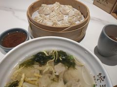 鲜肉小馄饨-馋三尺蟹粉小笼(人民广场店)