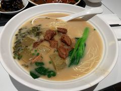 红烧牛腩面-百事佳烧鸭牛腩(上海虹桥站店)