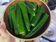 -猪三哥肥肠鸡川菜小炒